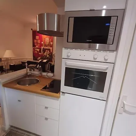 Elegant 16 Apartment